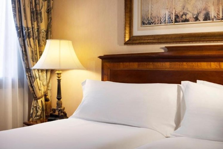 DOUBLE CLUB PREMIUM Room