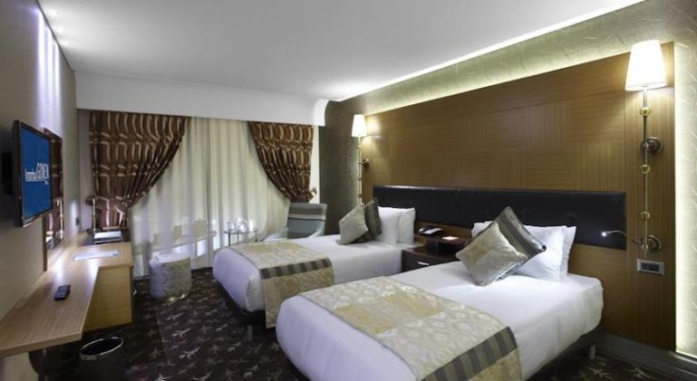 TRIPLE SUPERIOR Room