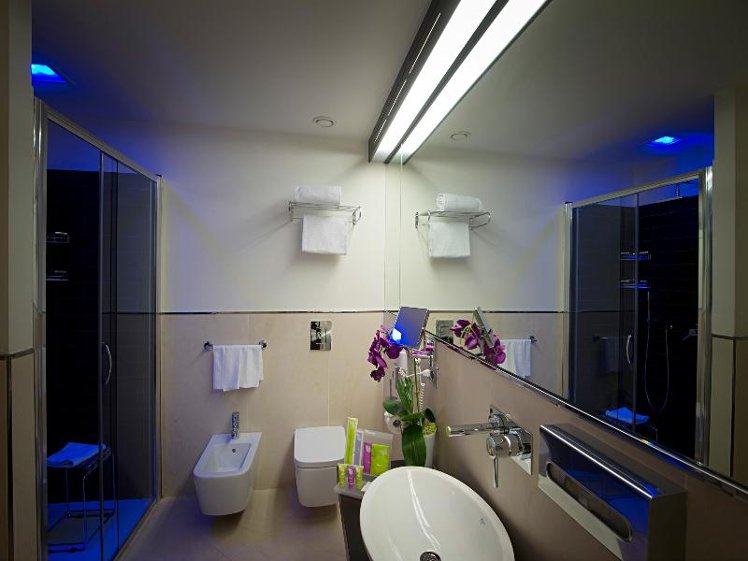 TRIPLE STANDARD Room