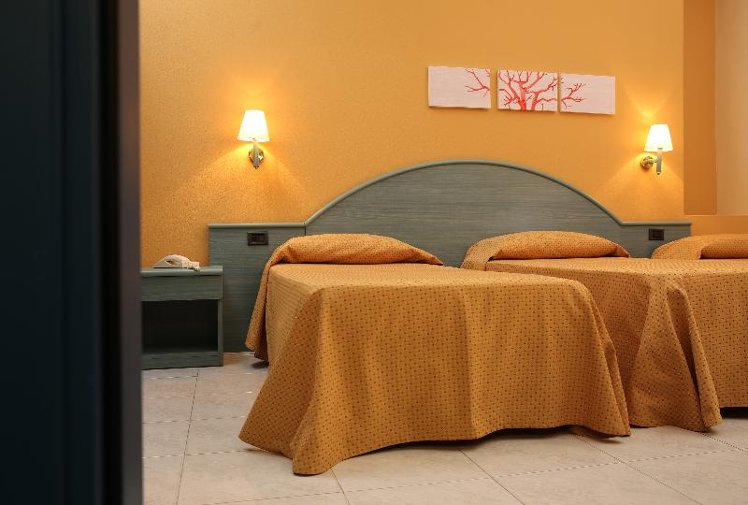 TRIPLE CLASSIC Room