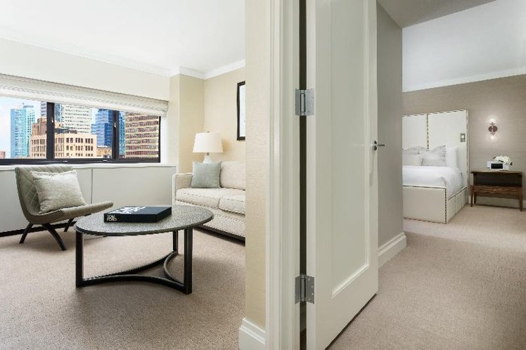 SUITE KING SIZE BED Room