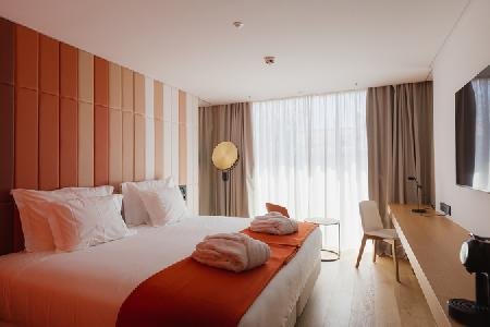 Lumen Hotel & The Lisbon Light Show