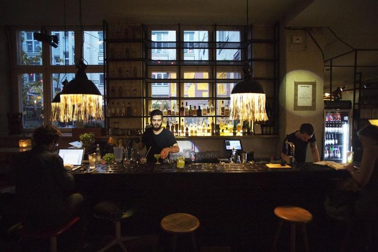 Bar