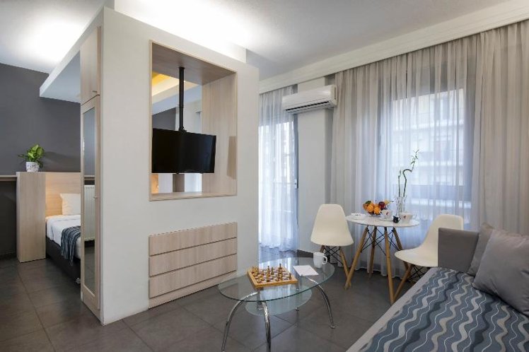 STUDIO CITY VIEW Room