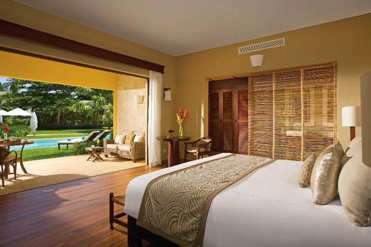 JUNIOR SUITE STANDARD Room