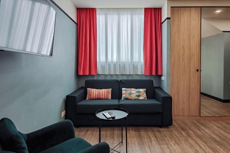 STUDIO EXECUTIVE QUEEN BED Room
