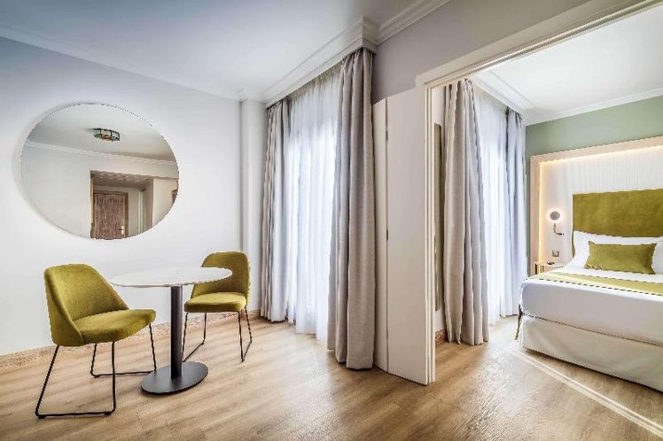 JUNIOR SUITE STANDARD Room