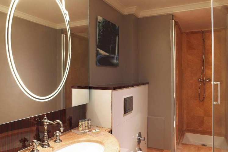 DOUBLE DELUXE WITH VIEWS Room