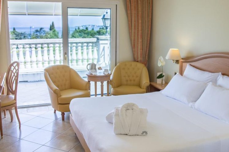 DOUBLE SUPERIOR Room