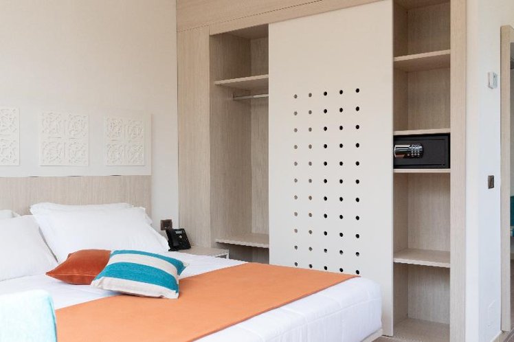 QUADRUPLE COMFORT Room
