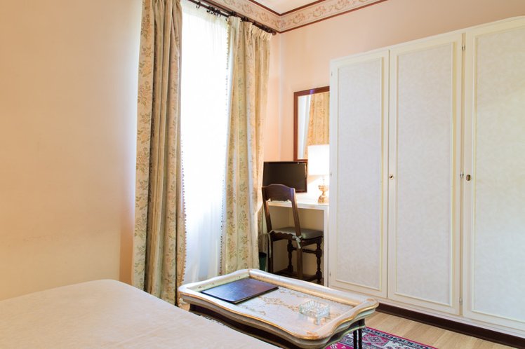 DOUBLE SINGLE USE STANDARD Room