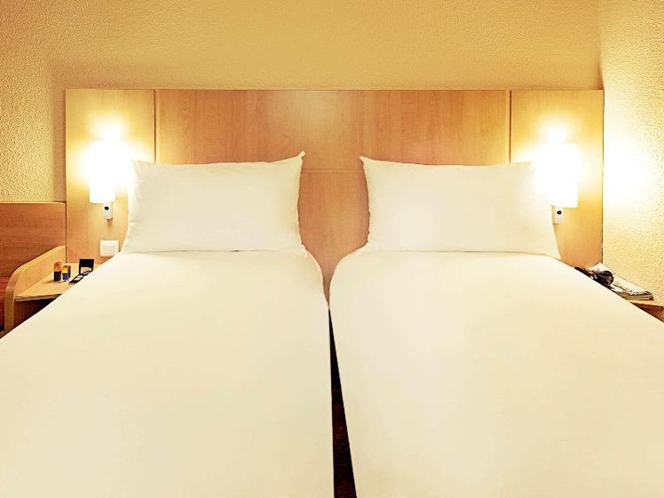 TWIN STANDARD Room
