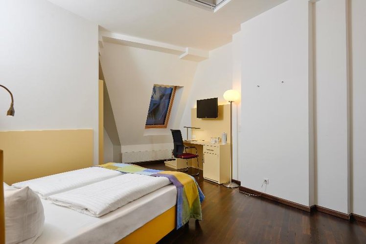 TWIN STANDARD Room