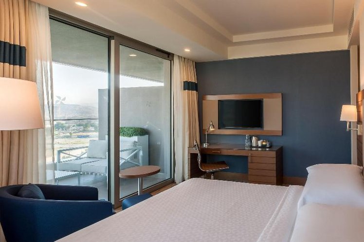 DOUBLE KING SIZE BED Room