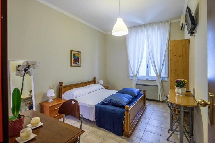 TRIPLE STANDARD Room