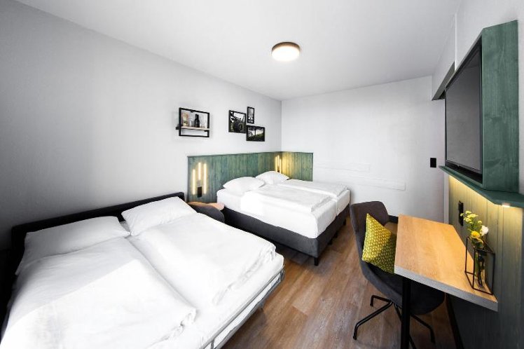 FAMILY ROOM TWO BEDS Room
