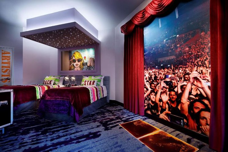 QUADRUPLE STANDARD Room