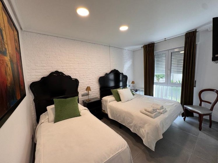 APARTMENT TWO BEDROOMS ONE BATHROOM Room