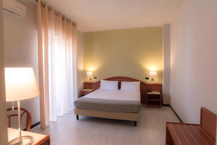 DOUBLE SINGLE USE STANDARD Room