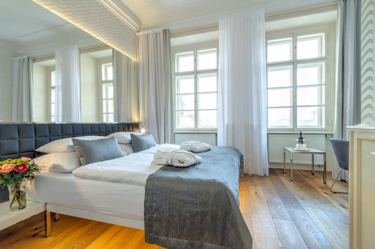 Double or Twin DELUXE Room