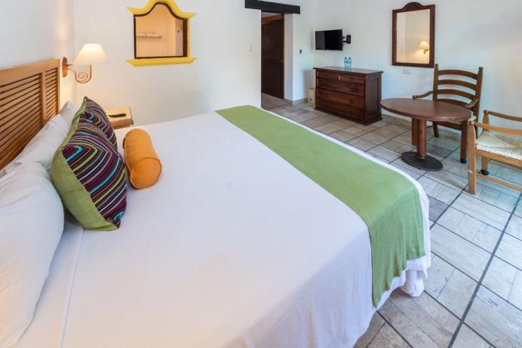 DOUBLE KING SIZE BED Room