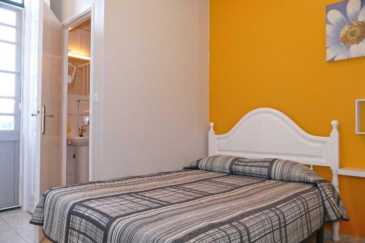 SINGLE STANDARD Room