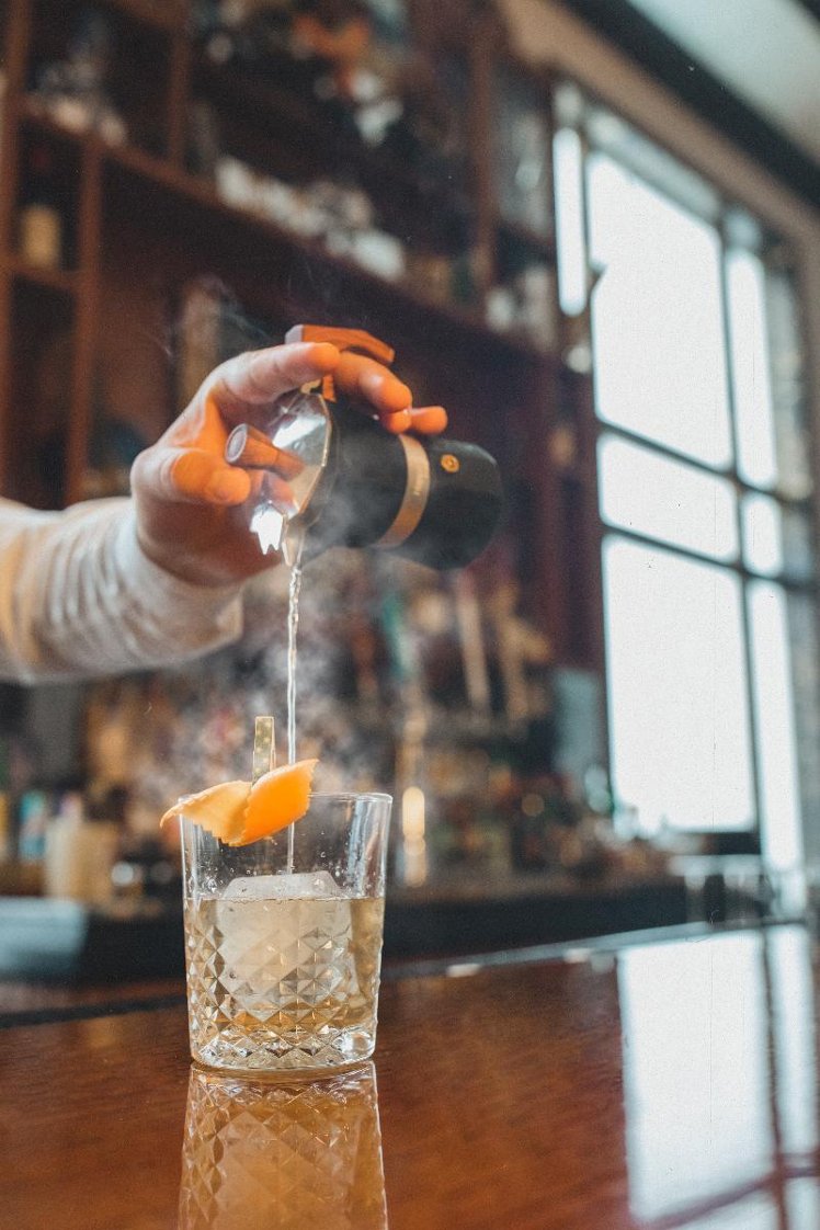 Bar