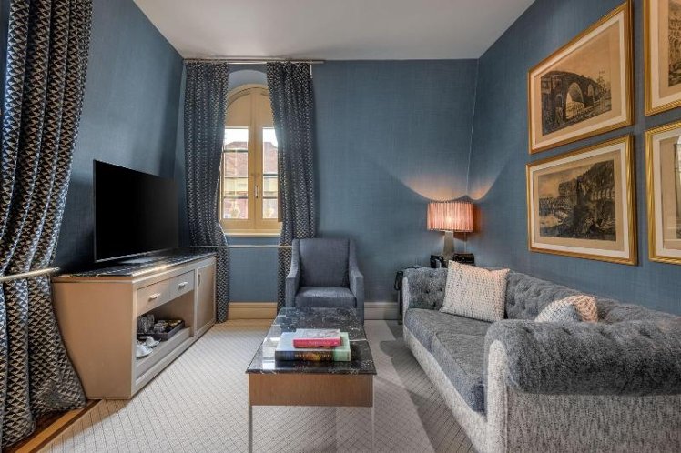 SUITE KING BED NON SMOKING Room
