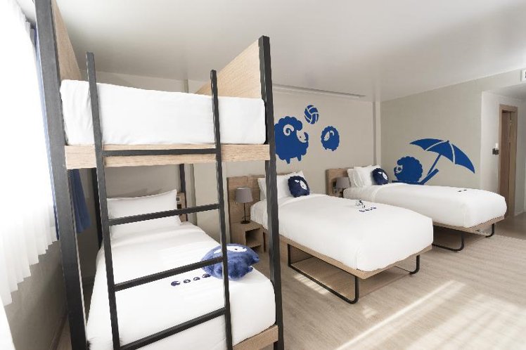 QUADRUPLE STANDARD Room