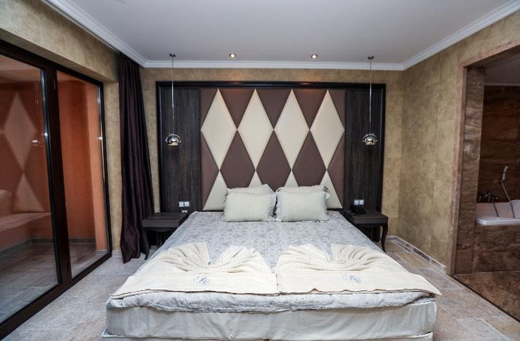 STUDIO STANDARD Room