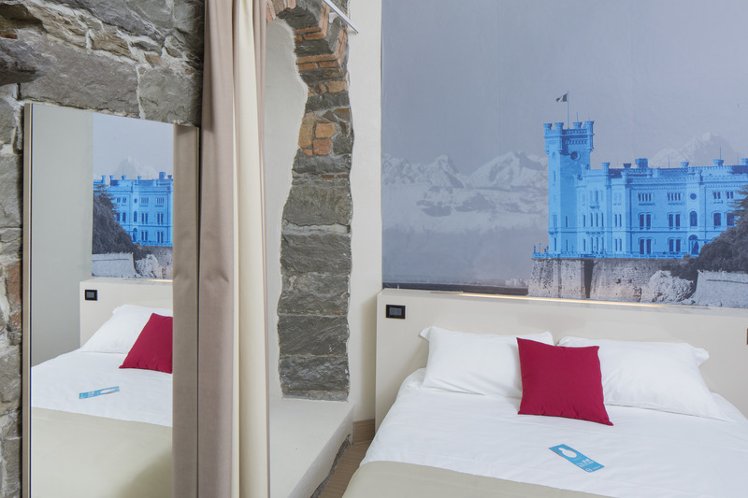 DOUBLE STANDARD Room