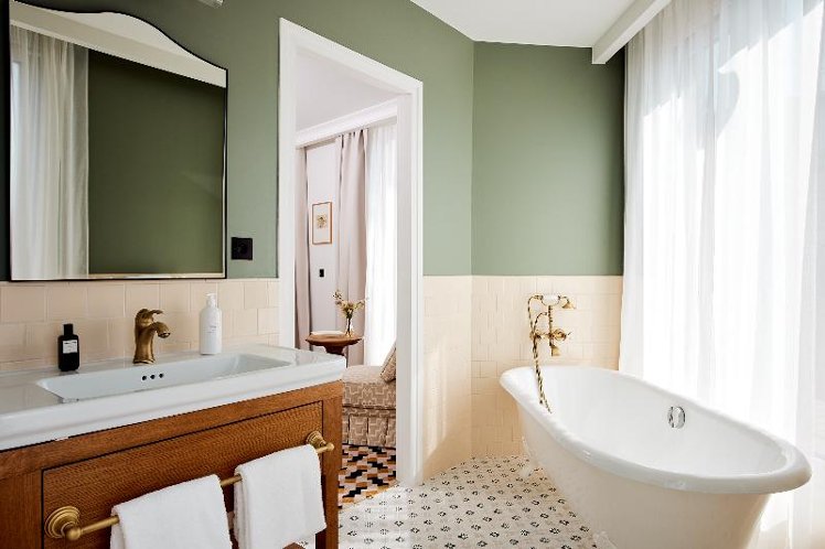 JUNIOR SUITE CLASSIC Room