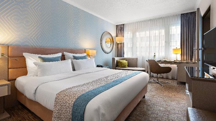SUITE KING SIZE BED Room