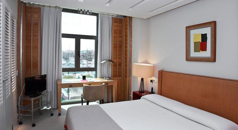 DOUBLE SINGLE USE STANDARD Room