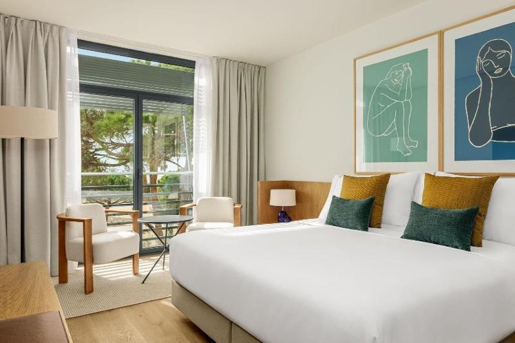 DOUBLE GARDEN VIEW KING BED Room