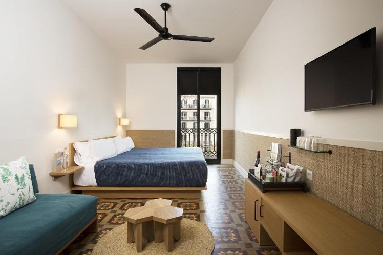 TRIPLE PREMIER Room