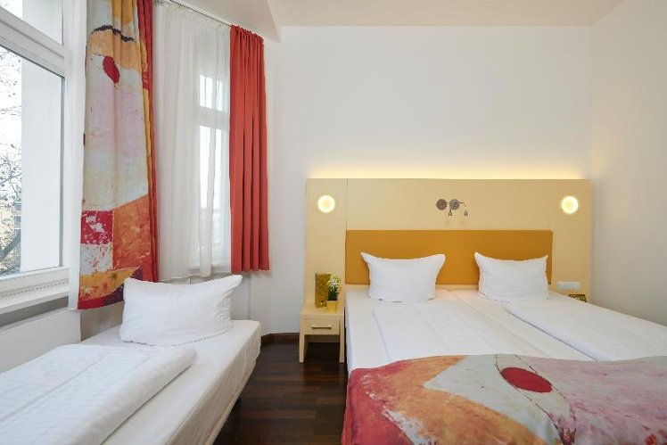 TWIN STANDARD Room