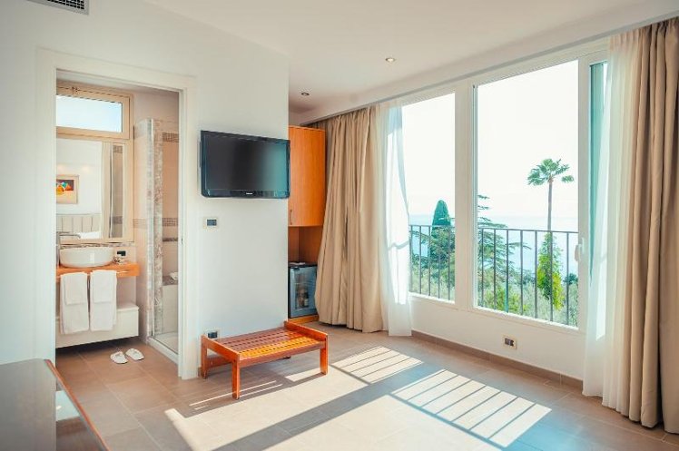 DOUBLE SEA VIEW Room