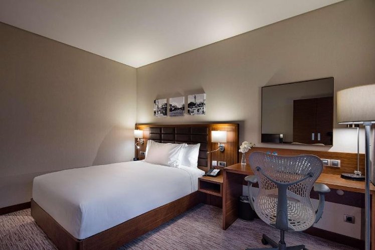 DOUBLE QUEEN SIZE BED Room