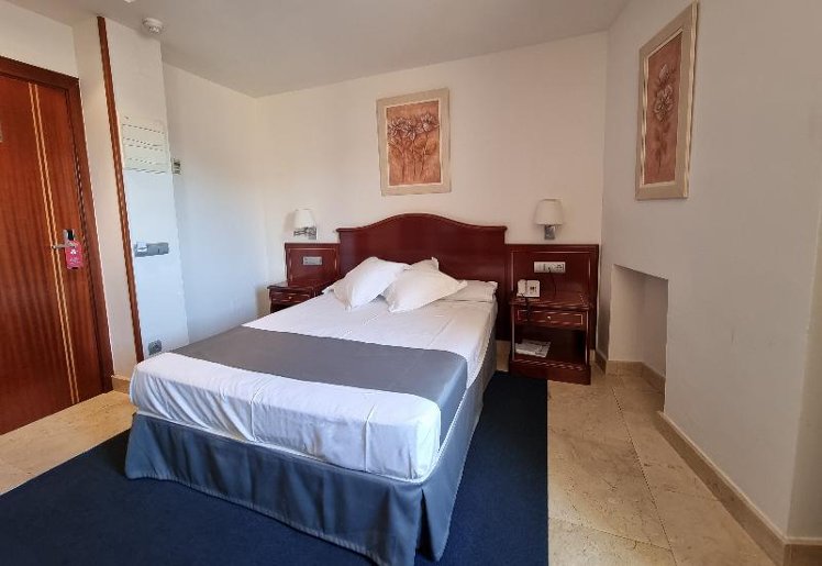 DOUBLE STANDARD Room
