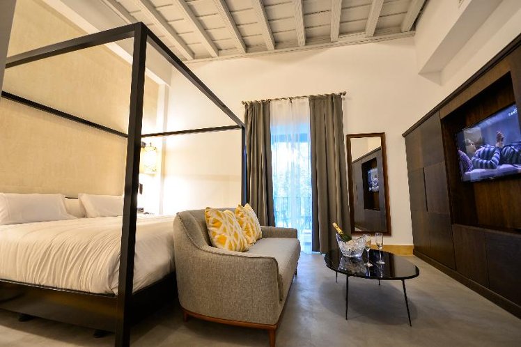JUNIOR SUITE KING SIZE BED Room