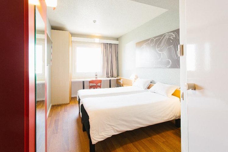 TWIN STANDARD Room