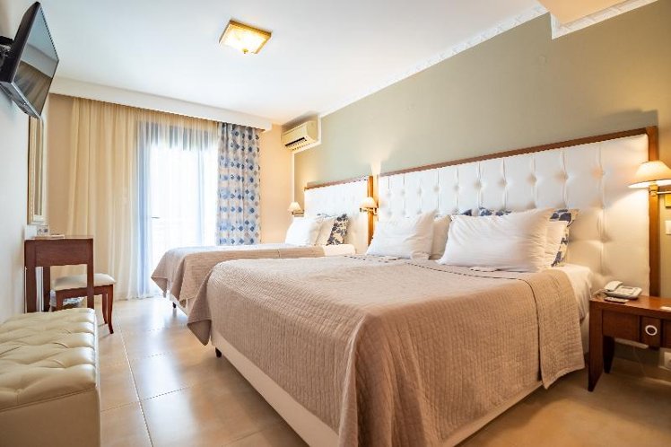 TRIPLE STANDARD Room