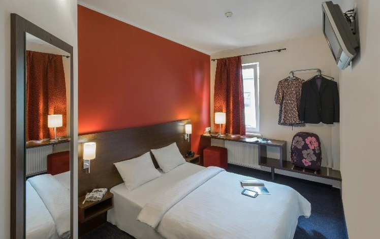 DOUBLE STANDARD Room