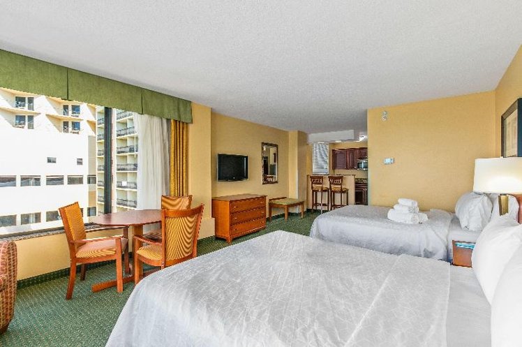SUITE CITY VIEW TWO QUEEN BEDS Room