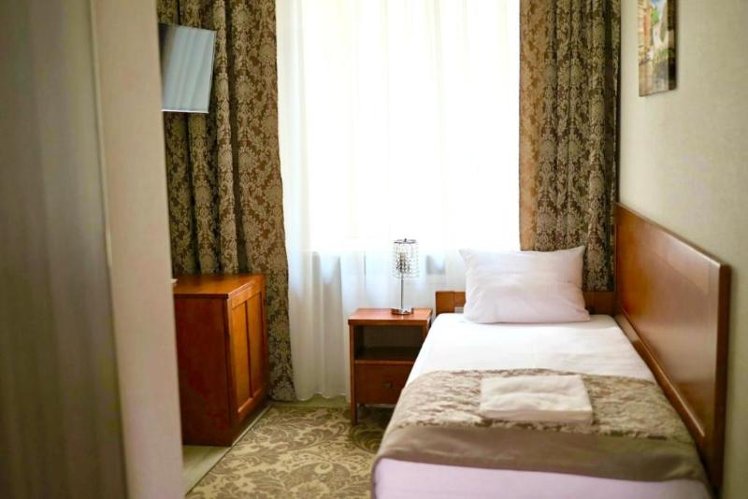 SINGLE BASIC Room