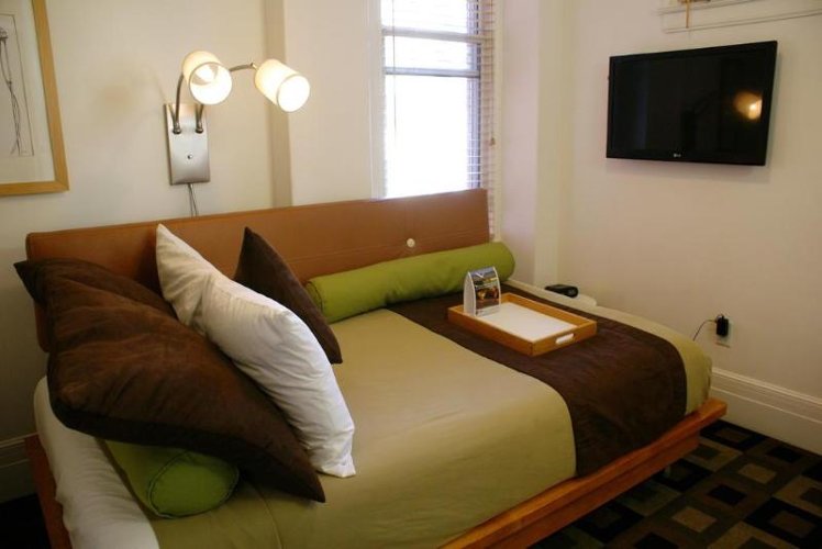 DOUBLE WITH SHARED BATHROOM Room