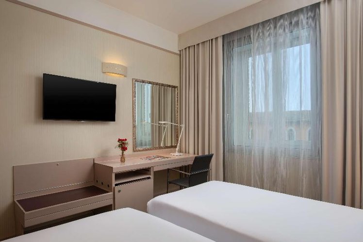 DOUBLE SINGLE USE STANDARD Room