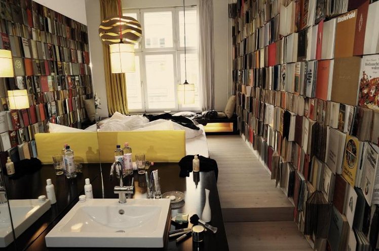 DOUBLE KING SIZE BED Room