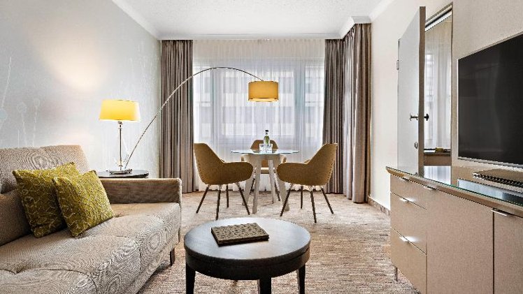 SUITE KING SIZE BED Room